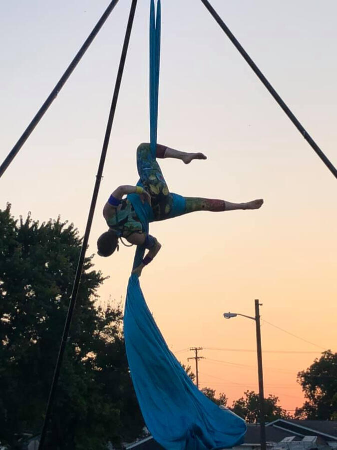 Garden Circus 2020, Choreography by Anna Murray, Photo by Anita Yussman
