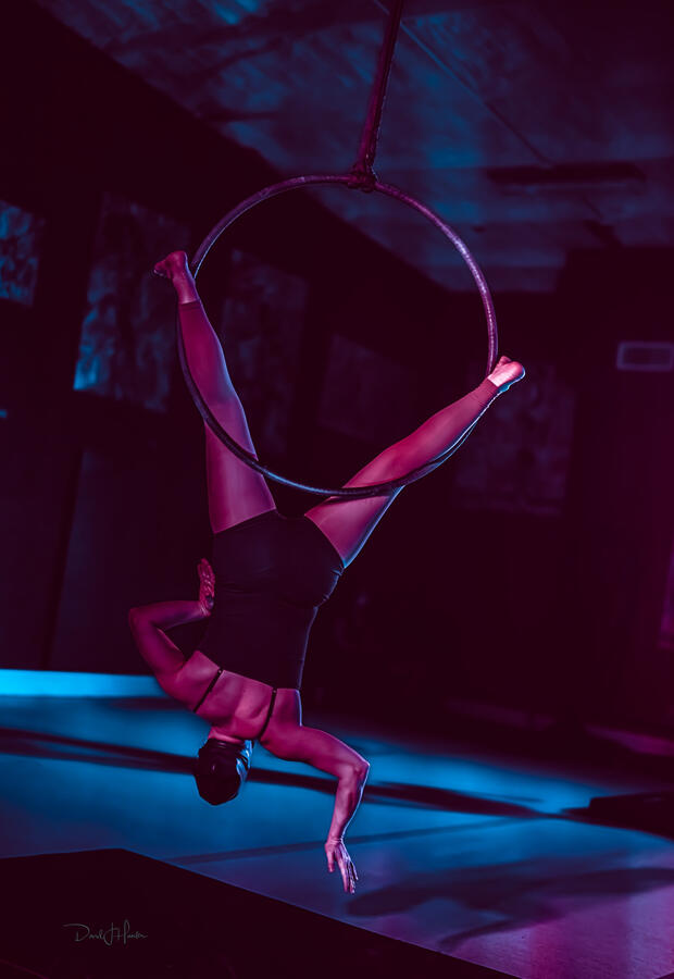 Across the Floors of Silent Seas, Suspend Performing Arts, Choreography by Anne-Boock-Miller, Photo by BluFuji